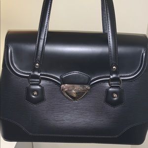 LOUIS VUITTON
Black Epi Leather Bagatelle GM Bag